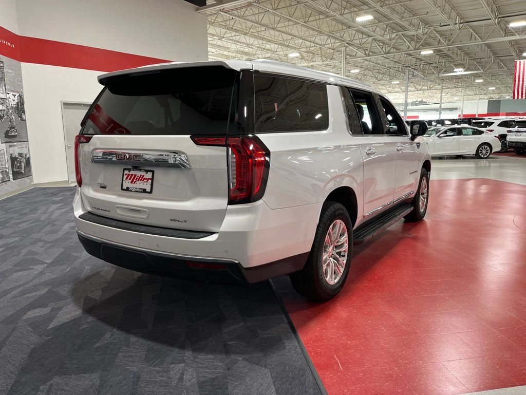 Certified 2024 GMC Yukon XL SLT AWD/4WD image 3