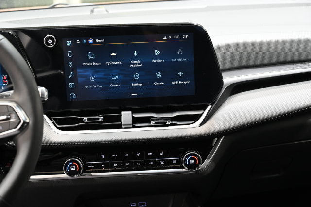 New 2027 Chevrolet Equinox LT w/ Convenience Package II FWD image 14