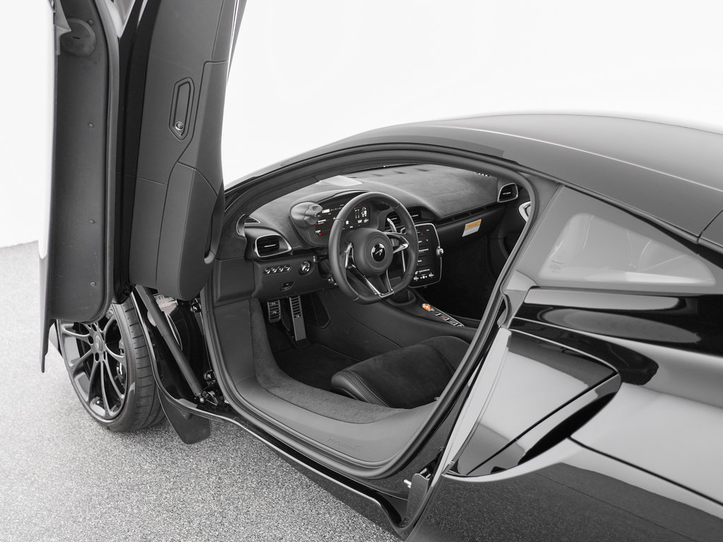 New 2026 McLaren Artura RWD image 21