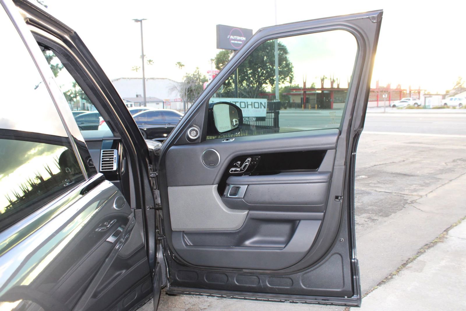 Used 2021 Land Rover Range Rover P525 Westminster Edition LWB image 14