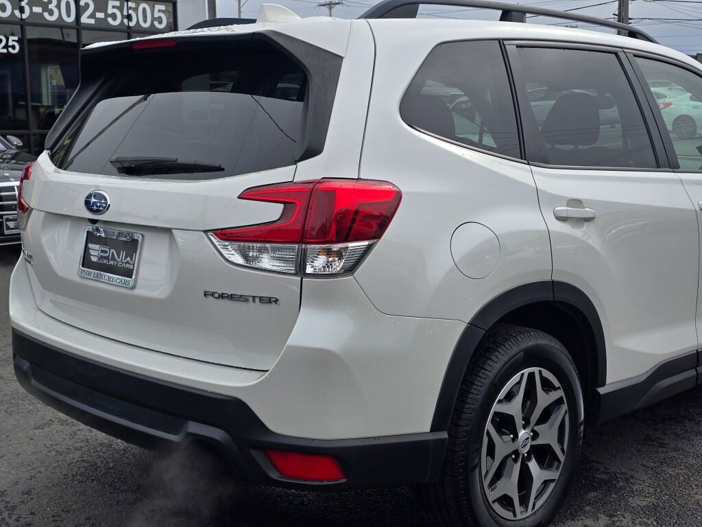 Used 2021 Subaru Forester Premium image 6