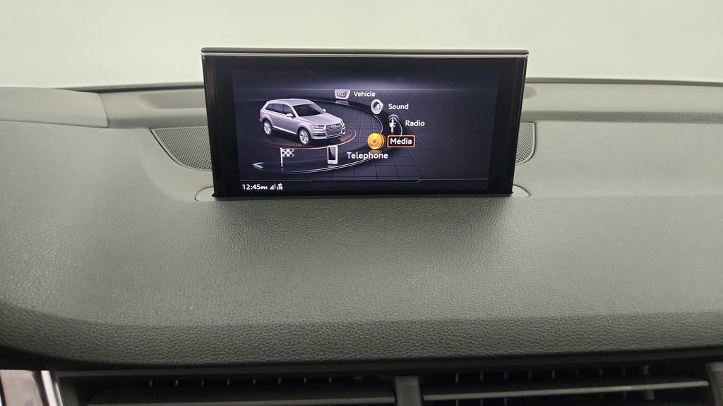 Used 2018 Audi Q7 3.0T Prestige w/ Prestige Package AWD/4WD image 32