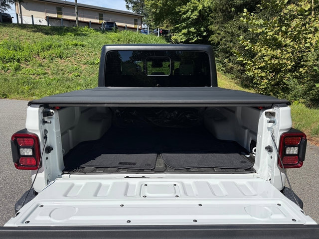 Used 2024 Jeep Gladiator Sport AWD/4WD image 8