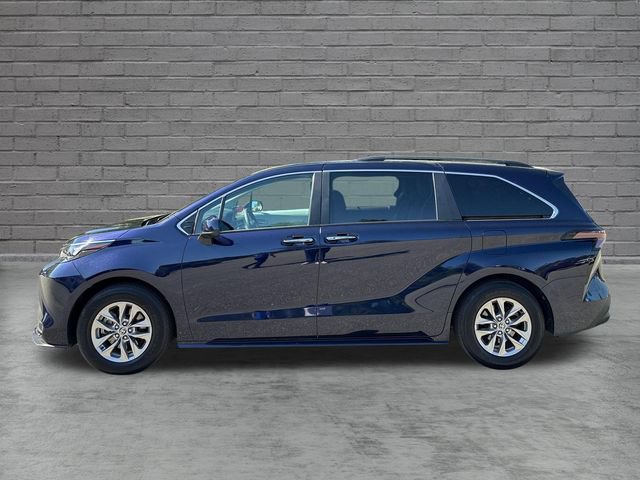 Used 2026 Toyota Sienna XLE FWD image 4