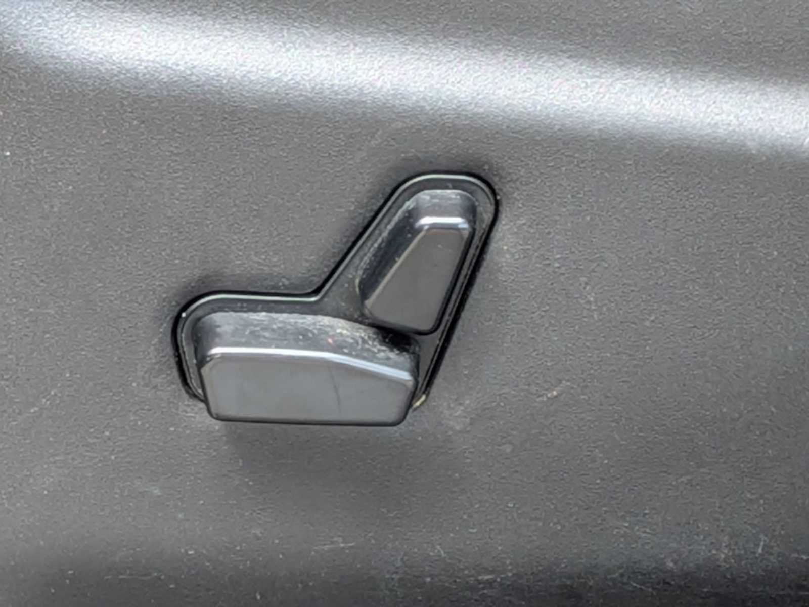 Used 2017 Jeep Grand Cherokee Limited AWD/4WD image 15