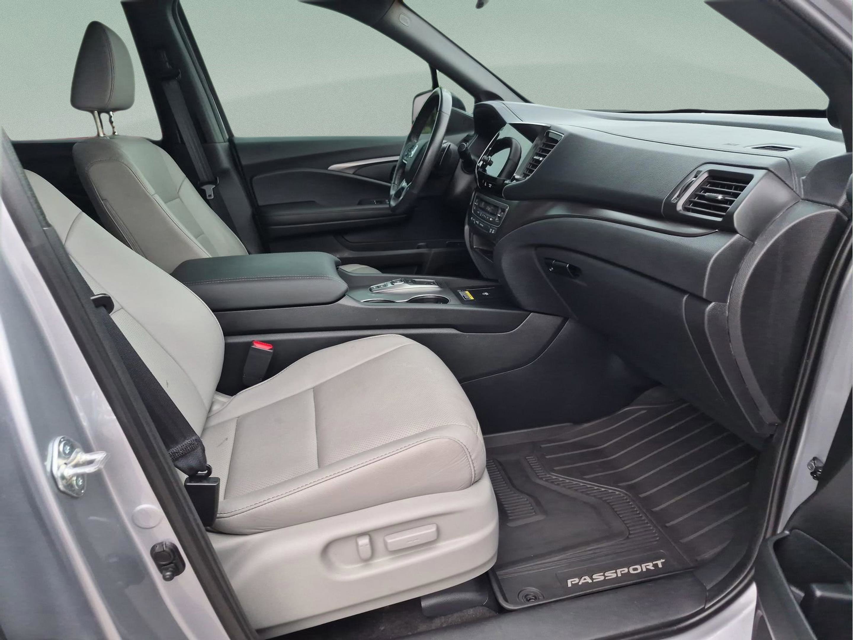 Certified 2025 Honda Passport EX-L image 19