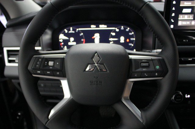New 2026 Mitsubishi Outlander SE FWD image 8
