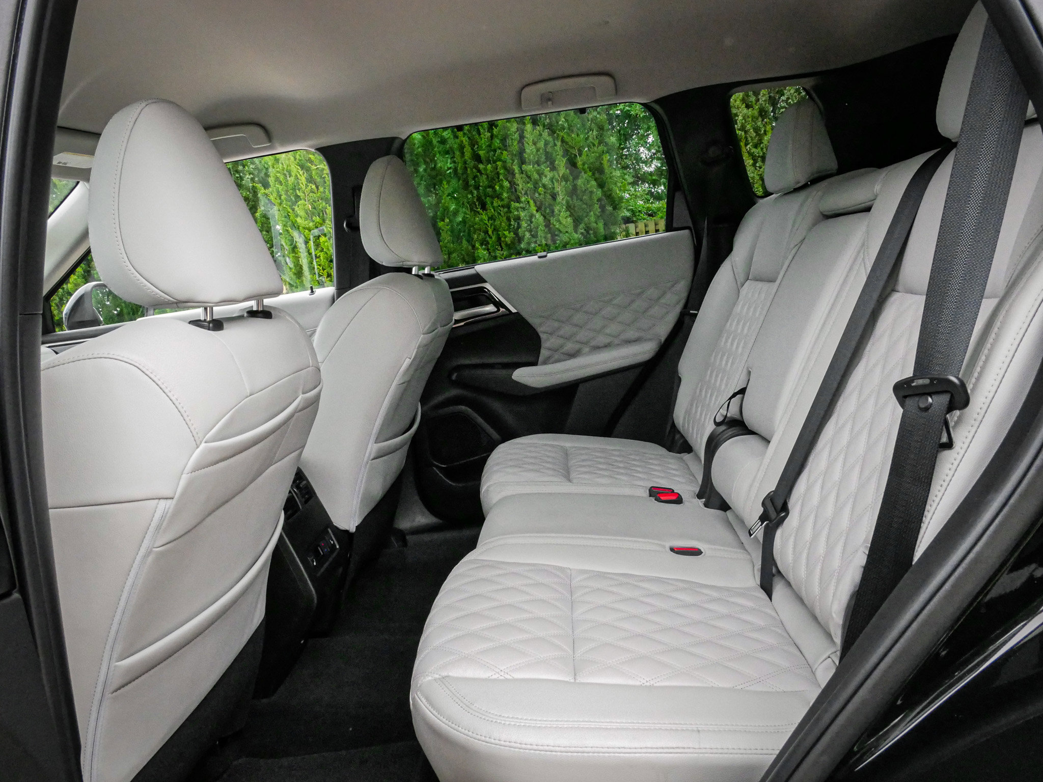 Used 2023 Mitsubishi Outlander SEL FWD image 29