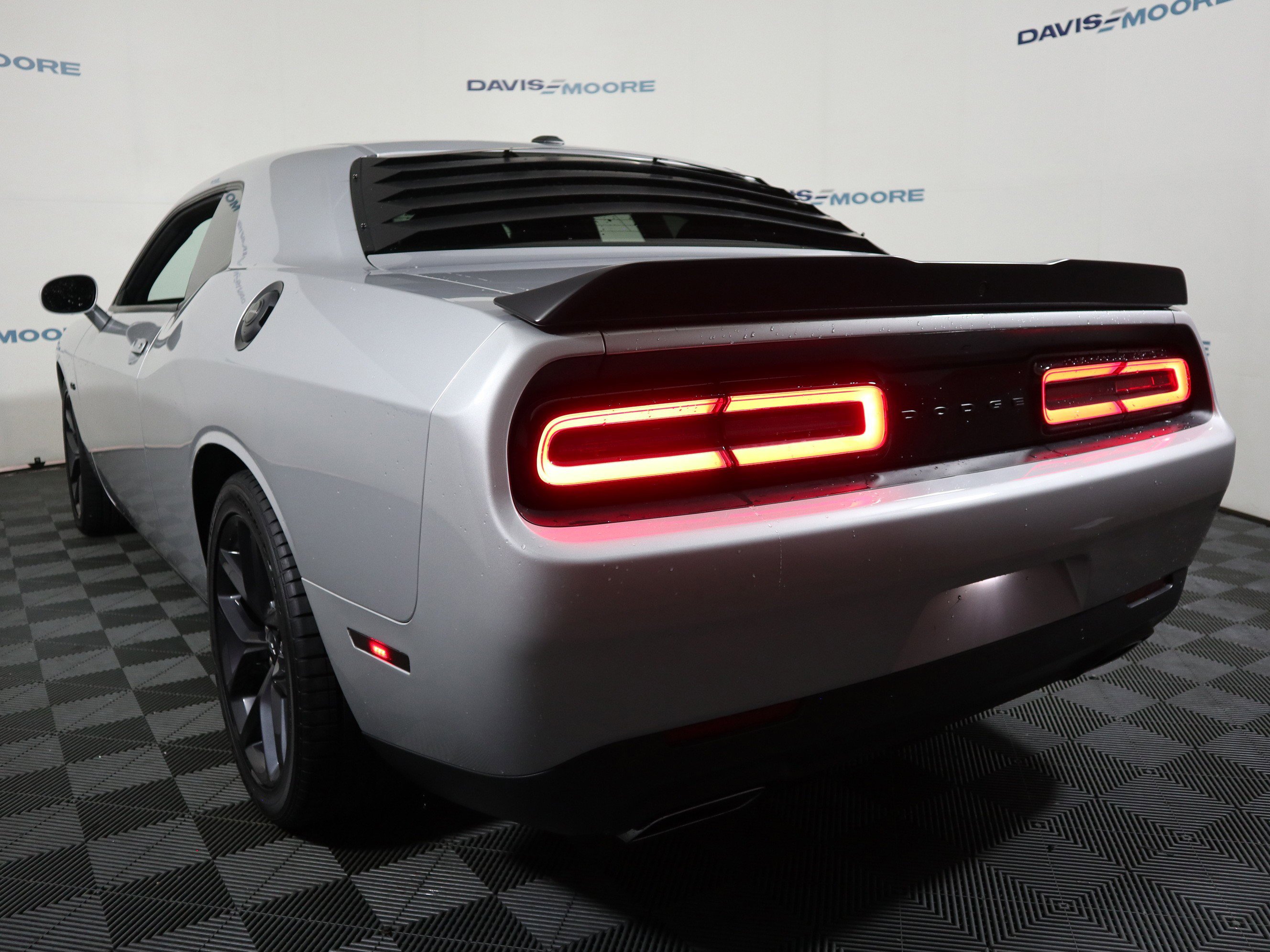 Used 2023 Dodge Challenger R/T w/ Blacktop Package image 9