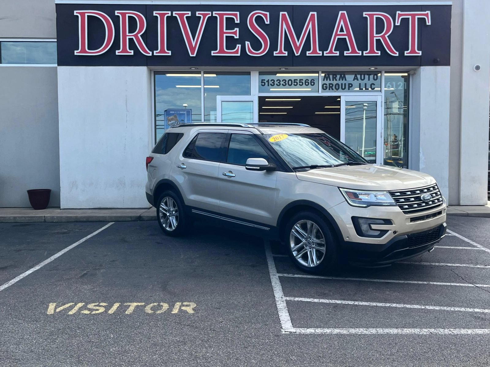 Used 2017 Ford Explorer Limited w/ Equipment Group 301A AWD/4WD image 3