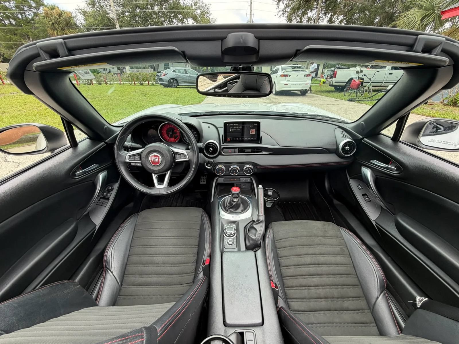 Used 2017 FIAT 124 Spider Abarth RWD image 9