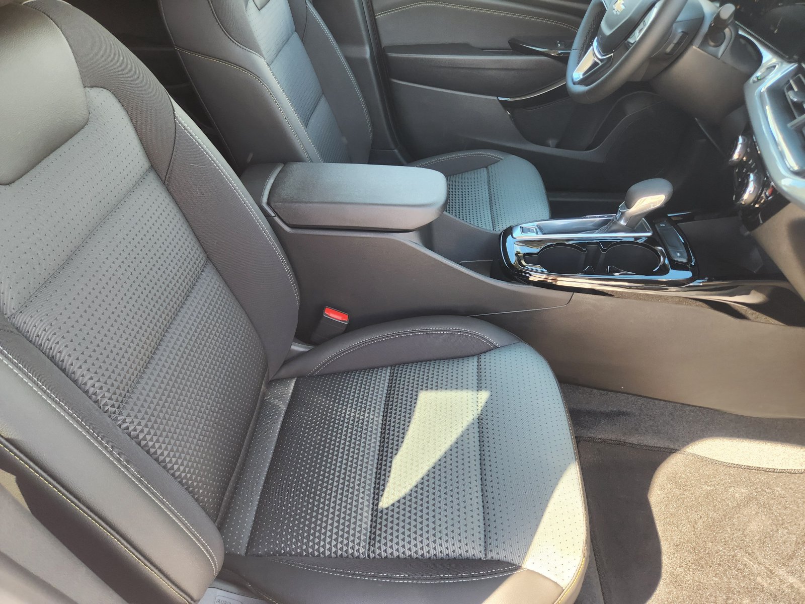 New 2026 Chevrolet Trax LT w/ LT Convenience Package FWD image 14