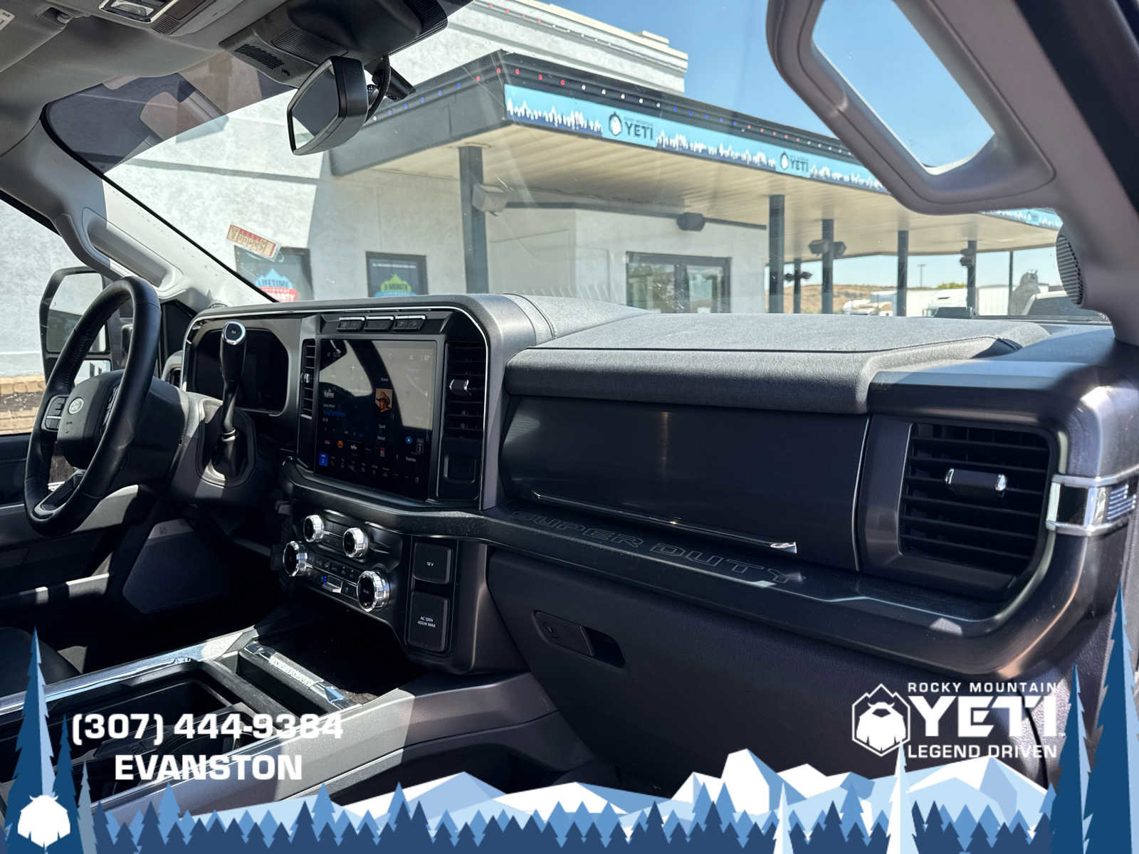 Used 2024 Ford F350 Lariat w/ Sport Appearance Package image 12