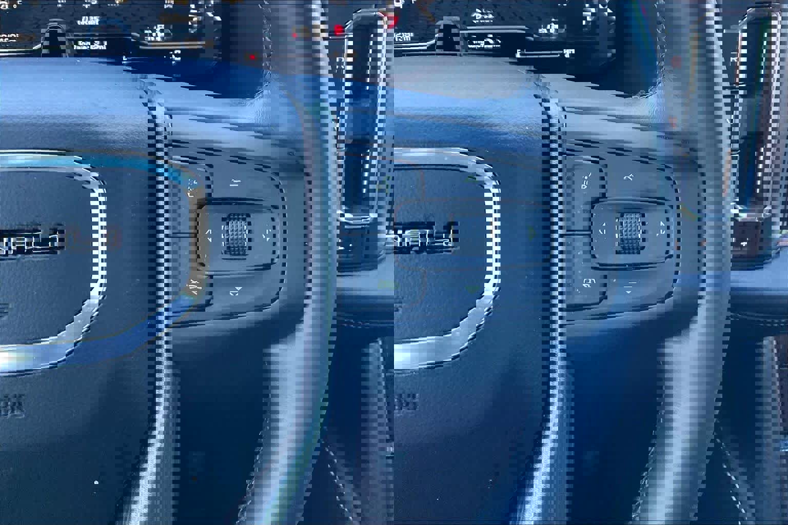 Used 2023 GMC Yukon Denali Ultimate image 25