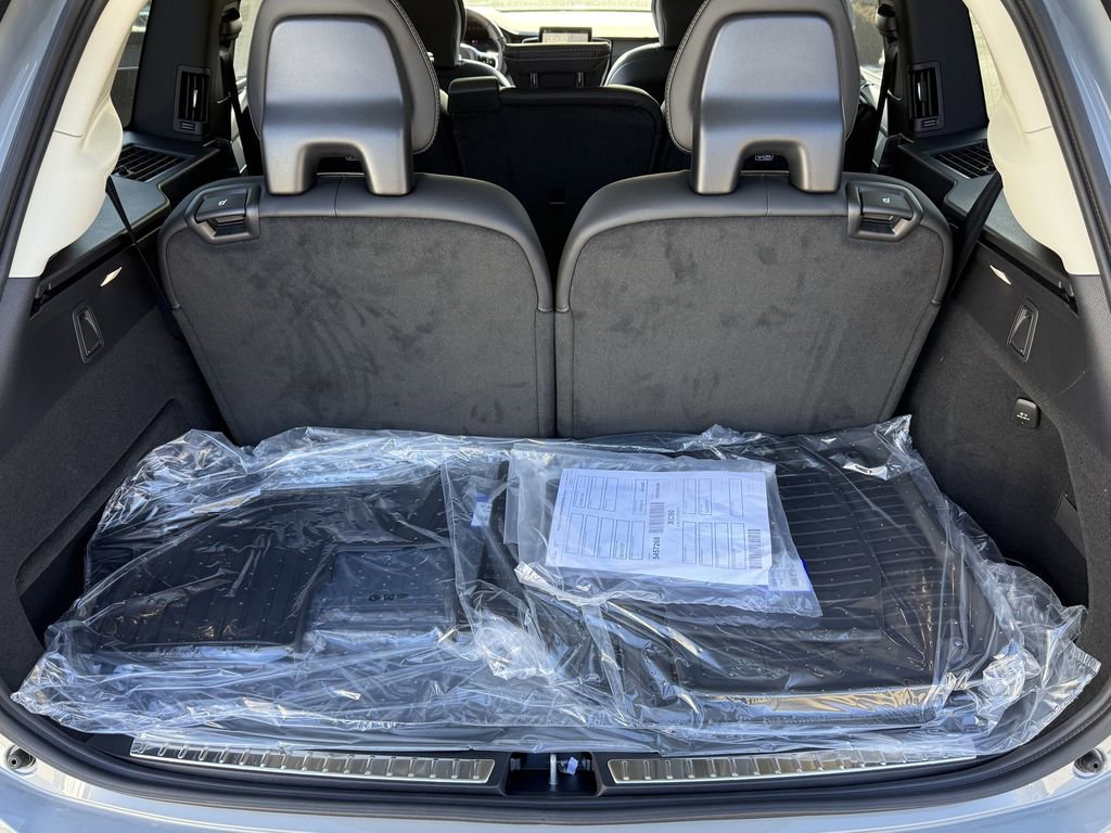 New 2026 Volvo XC90 B6 Ultra w/ Protection Package image 14