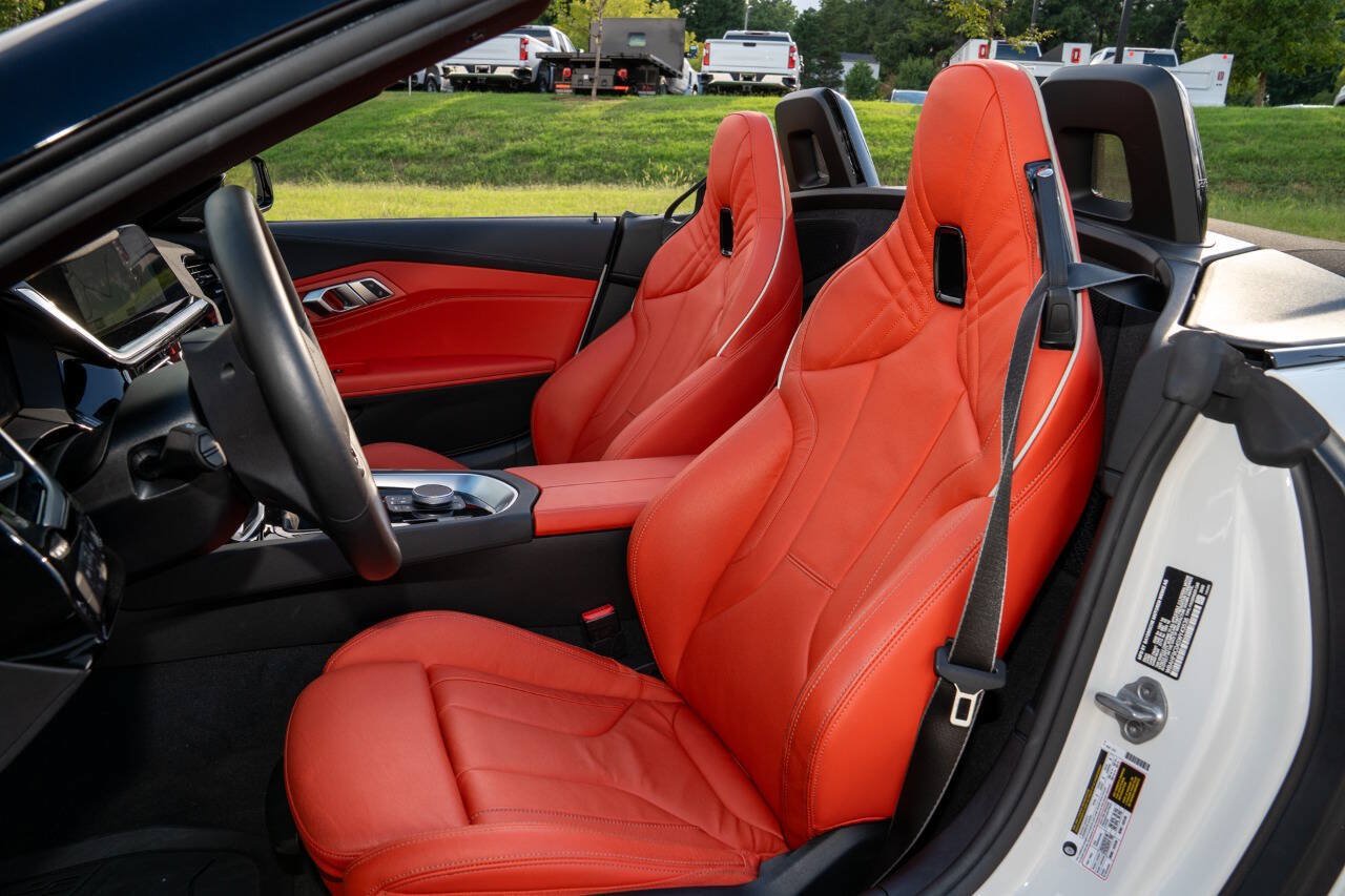 Used 2025 BMW Z4 M40i w/ Edition RWD image 21