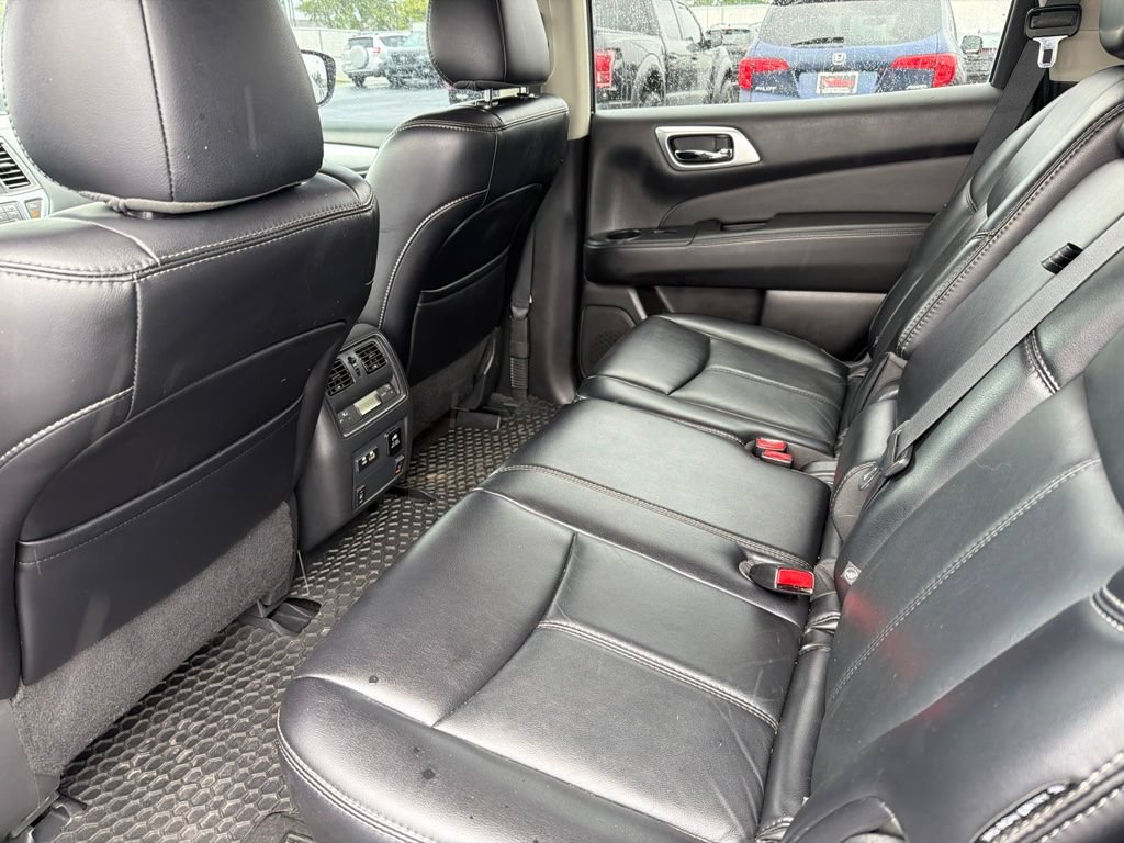 Used 2019 Nissan Pathfinder SL FWD image 9