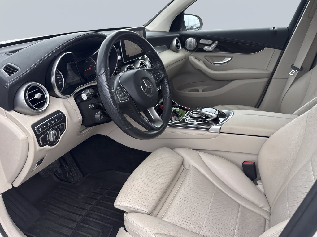 Used 2018 Mercedes-Benz GLC 300 4MATIC image 10