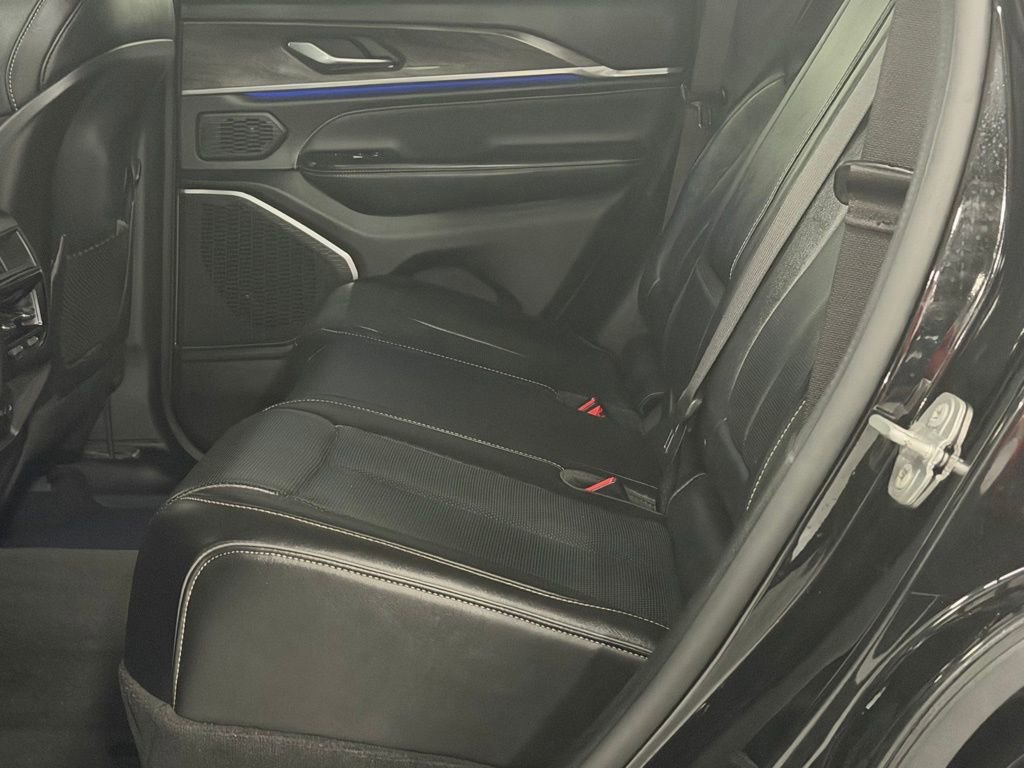 Used 2023 Jeep Grand Cherokee Overland image 24