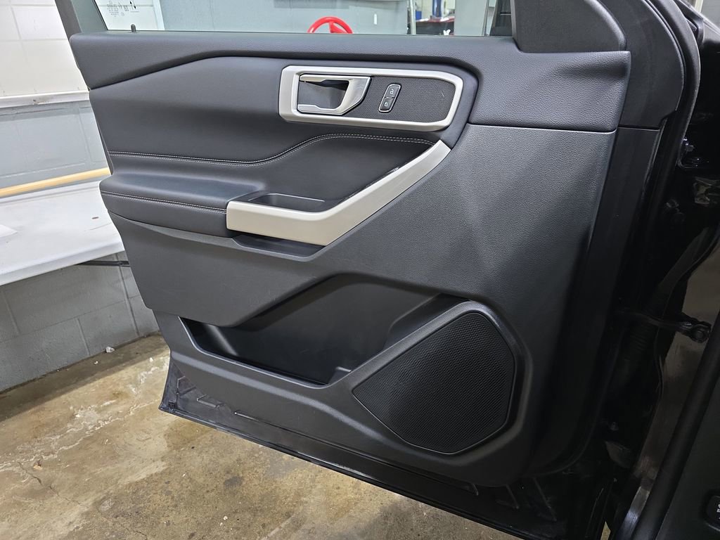 Used 2023 Ford Explorer XLT w/ Equipment Group 202A image 30