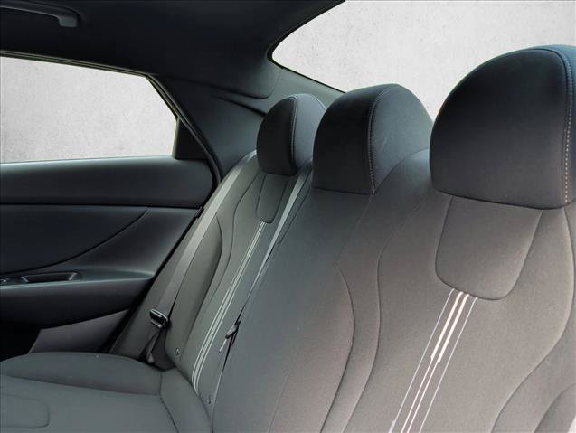 Used 2025 Hyundai Elantra SEL FWD image 21