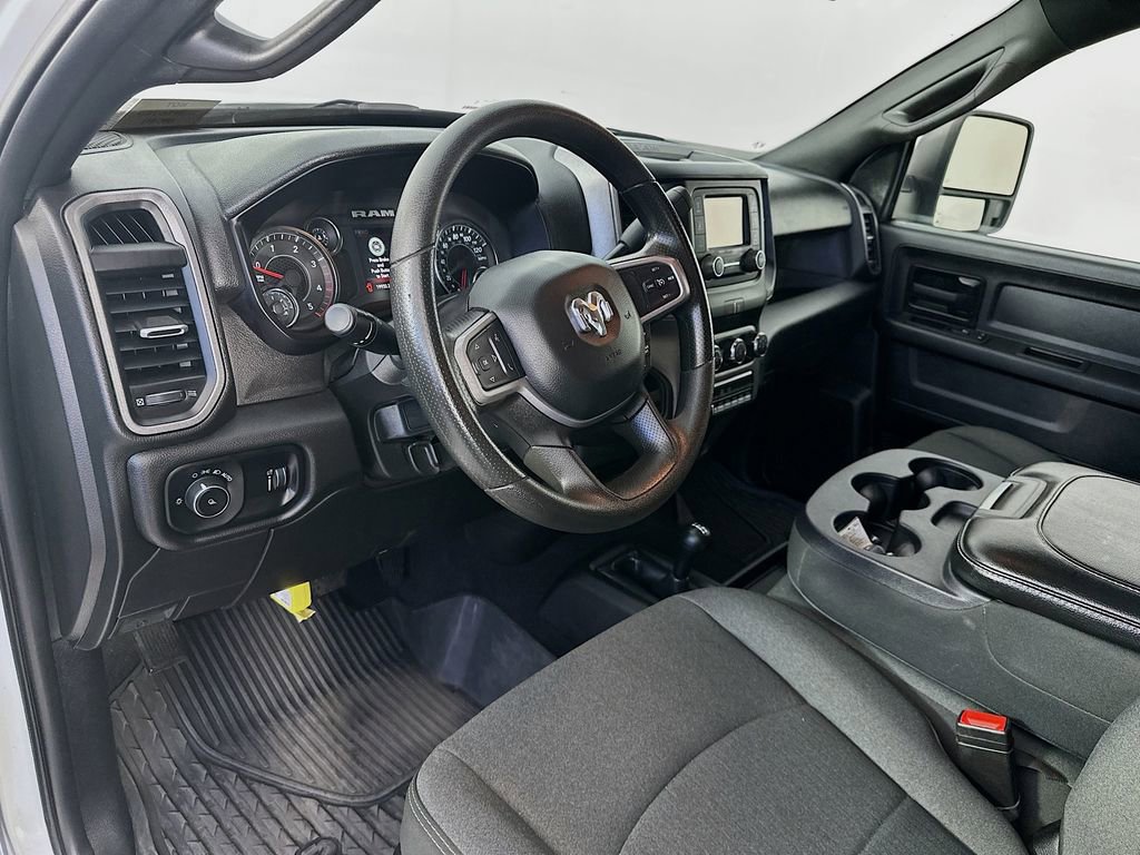 Used 2024 RAM 3500 Tradesman w/ Chrome Appearance Group AWD/4WD image 29