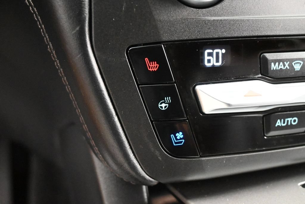 Used 2020 Ford Explorer Platinum w/ Premium Technology Package AWD/4WD image 14