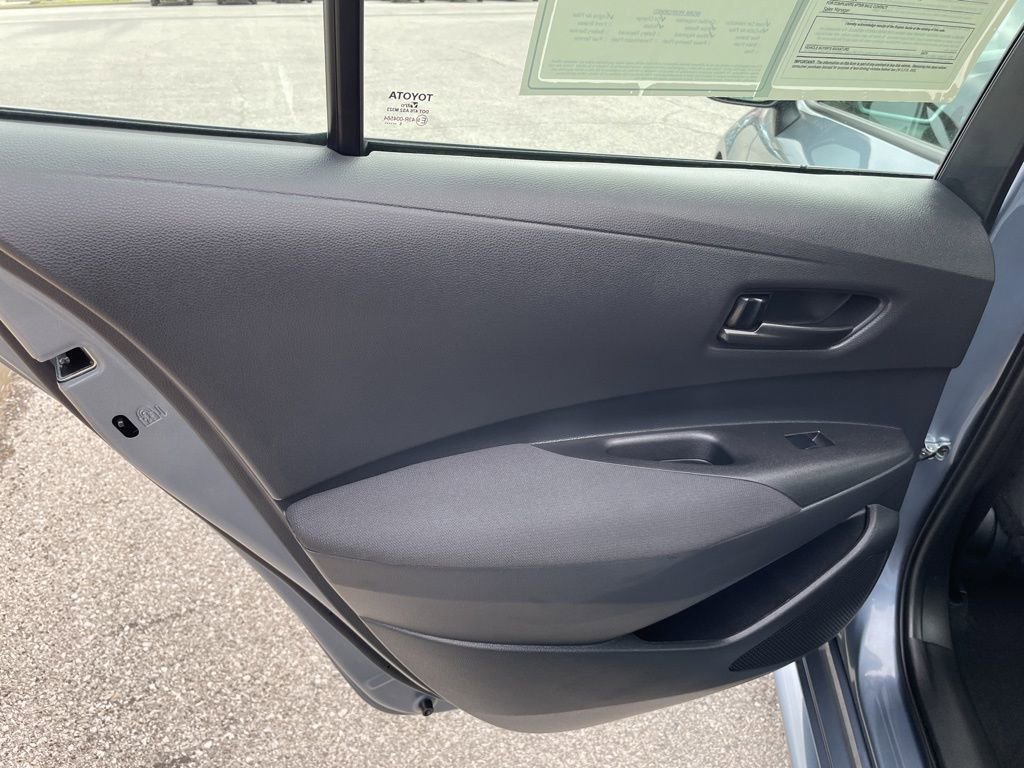 Used 2025 Toyota Corolla LE image 42