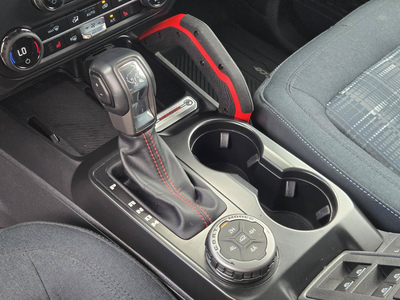 Used 2025 Ford Bronco Heritage Edition AWD/4WD image 32