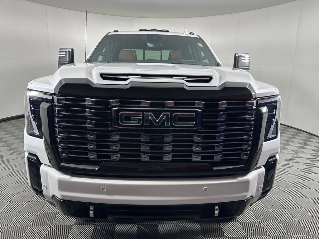 Used 2025 GMC Sierra 3500 Denali Ultimate w/ LPO, GMC Protection Package AWD/4WD image 8