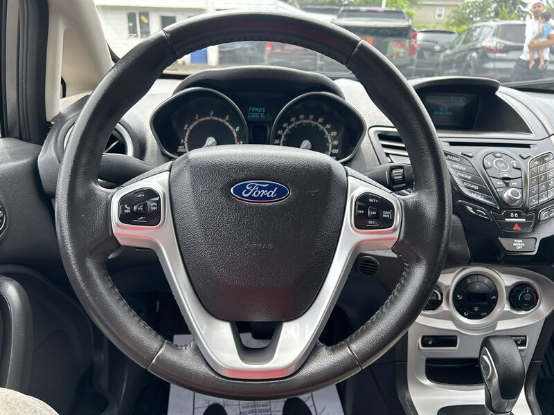 Used 2016 Ford Fiesta SE w/ Cold Weather Package FWD image 13