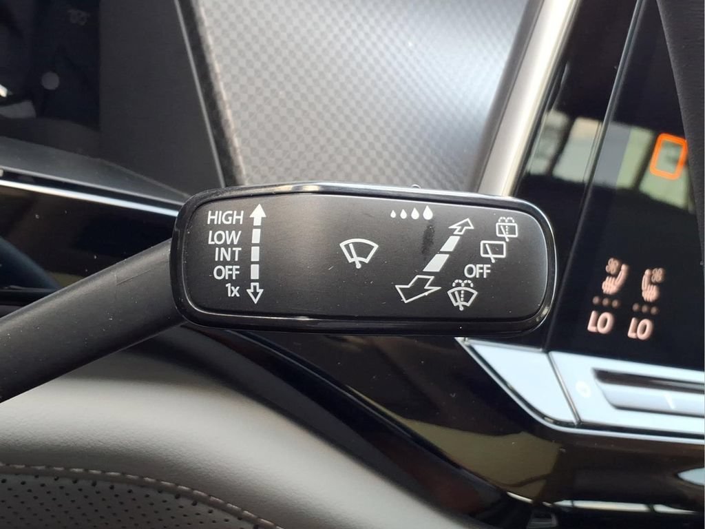 Used 2024 Volkswagen Atlas Peak Edition SEL AWD/4WD image 34