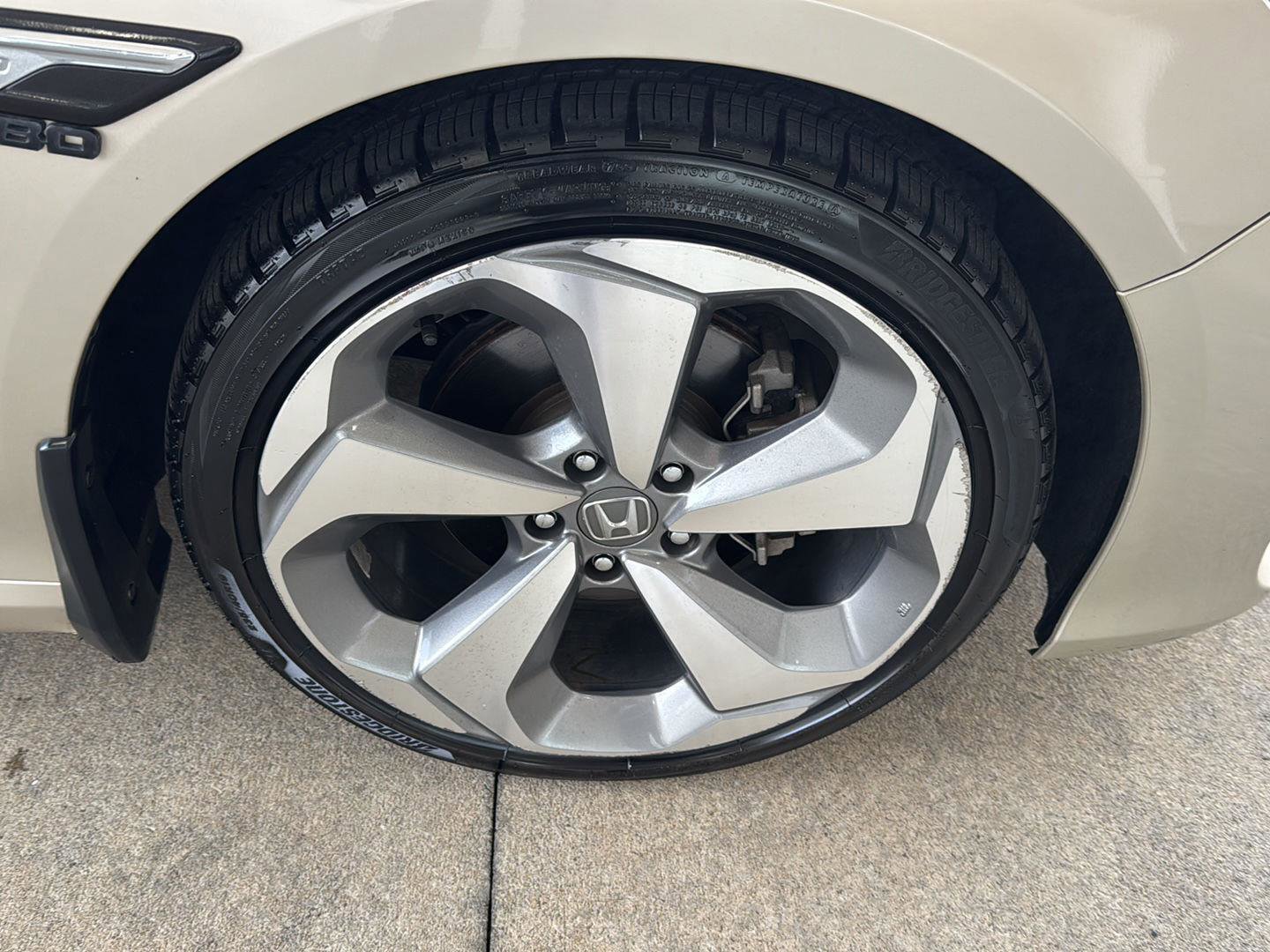 Used 2018 Honda Accord Touring image 35