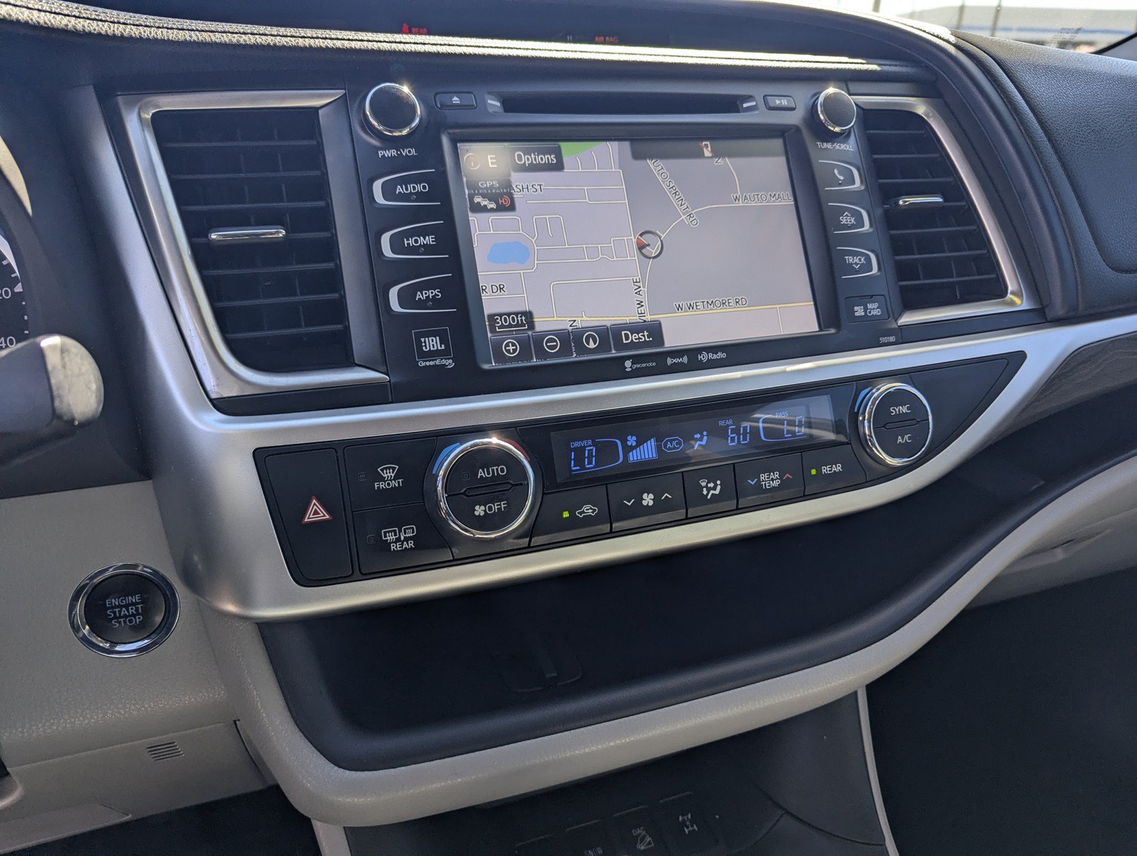 Used 2018 Toyota Highlander Limited AWD/4WD image 12