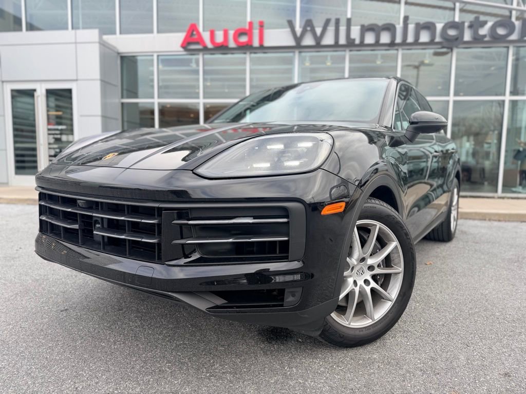 Used 2024 Porsche Cayenne image 2