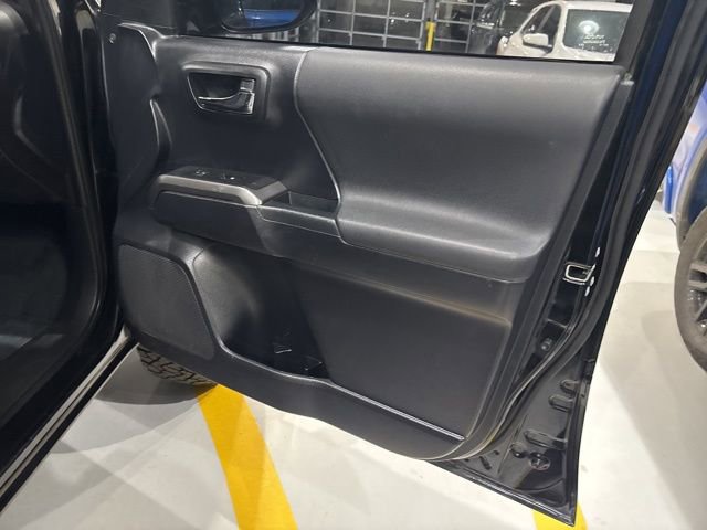 Used 2019 Toyota Tacoma TRD Off-Road w/ Technology Package image 33