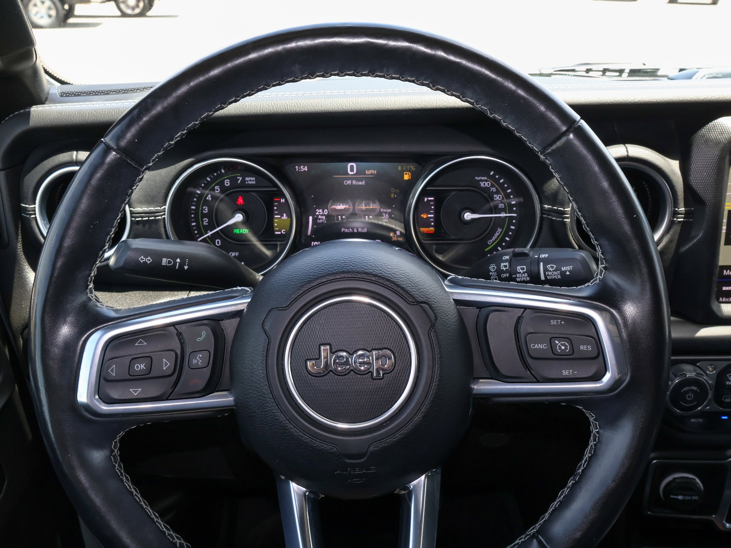 Used 2023 Jeep Wrangler Unlimited Sahara w/ Cold Weather Group AWD/4WD image 26