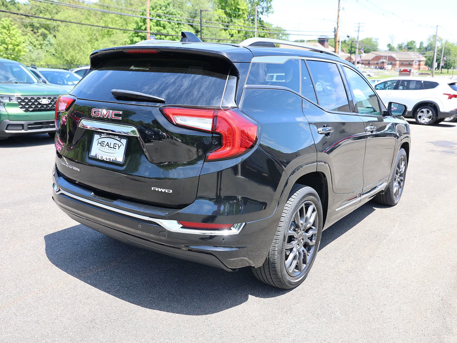 Used 2022 GMC Terrain Denali w/ Black Diamond Edition AWD/4WD image 7