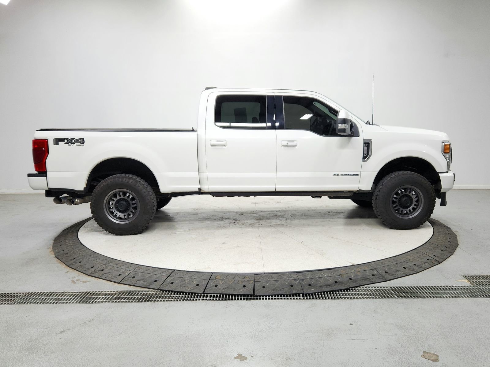 Used 2022 Ford F250 Lariat w/ Lariat Ultimate Package image 8