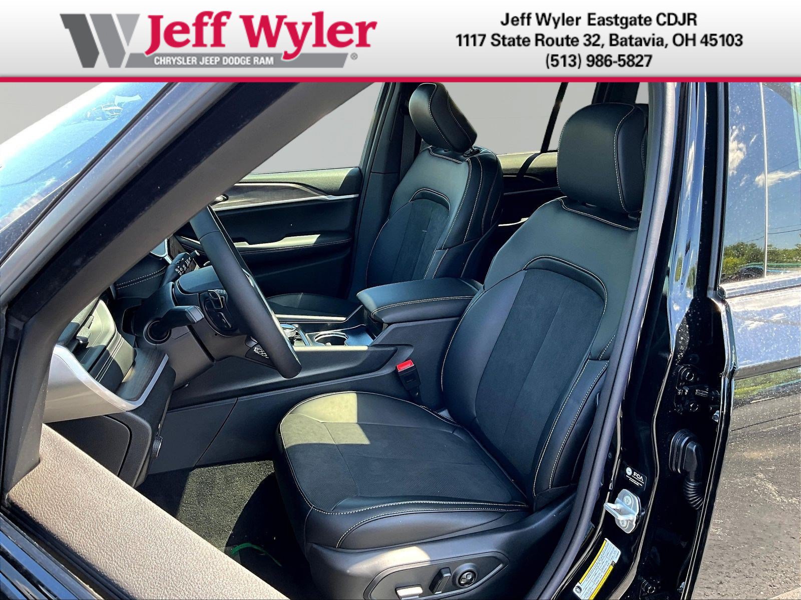 New 2026 Jeep Grand Cherokee Altitude AWD/4WD image 16
