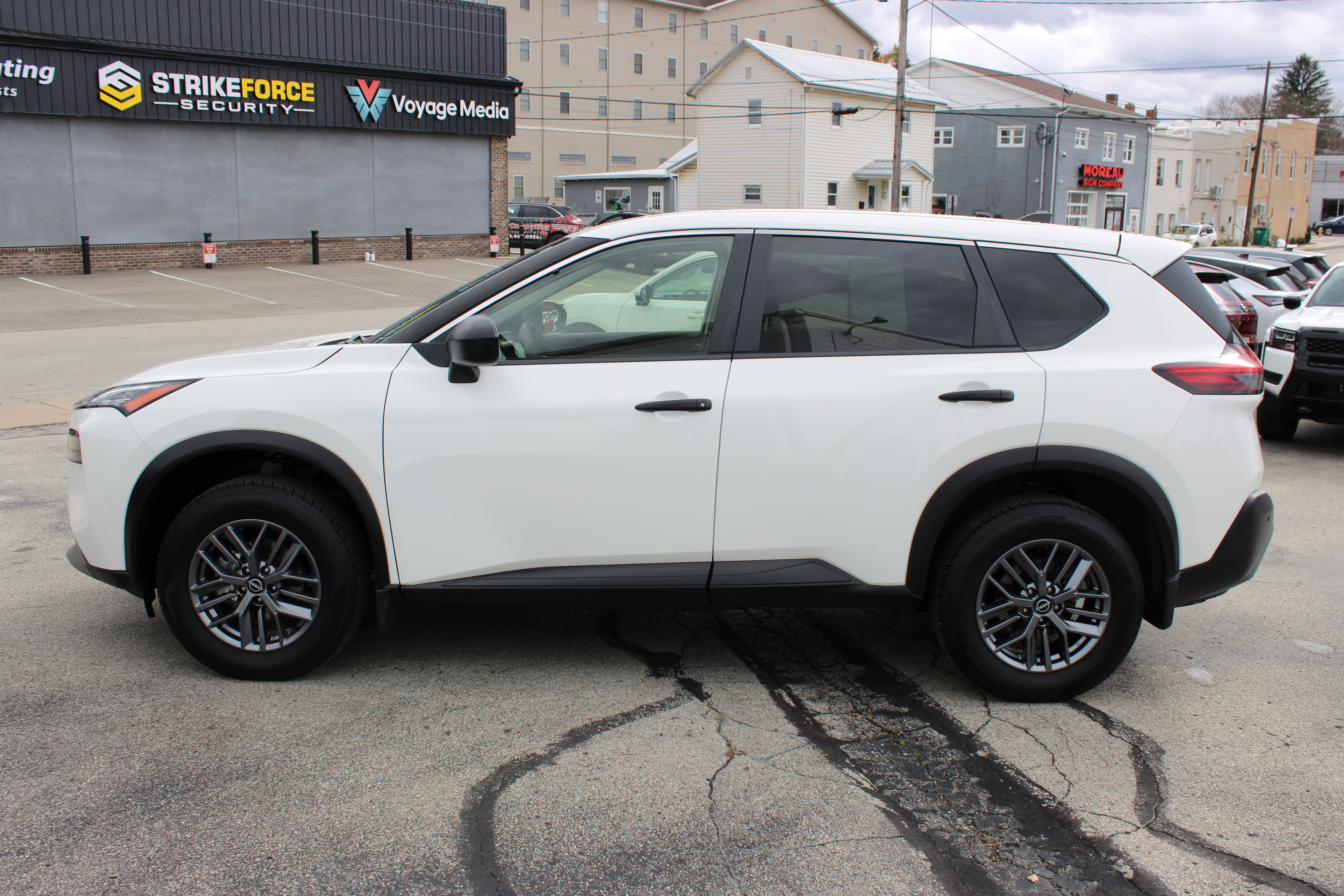 Certified 2023 Nissan Rogue S image 2