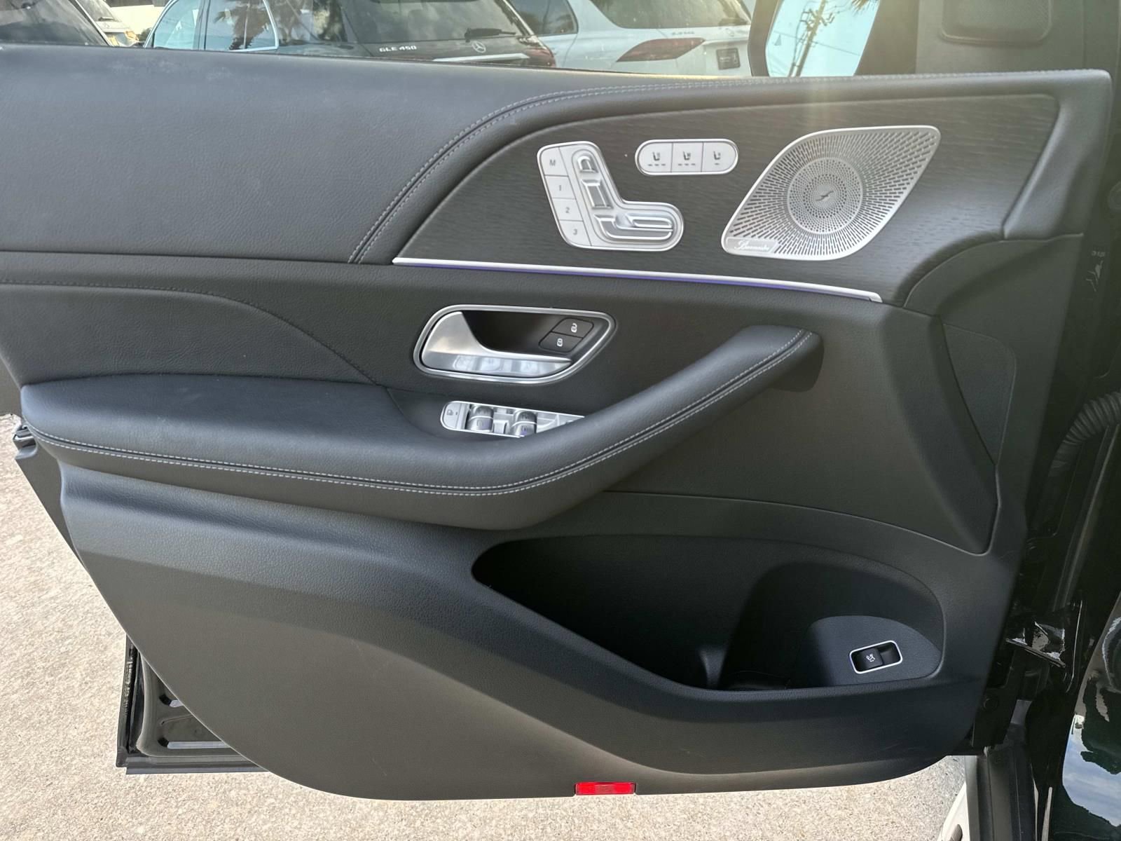 Used 2025 Mercedes-Benz GLS 450 4MATIC image 20