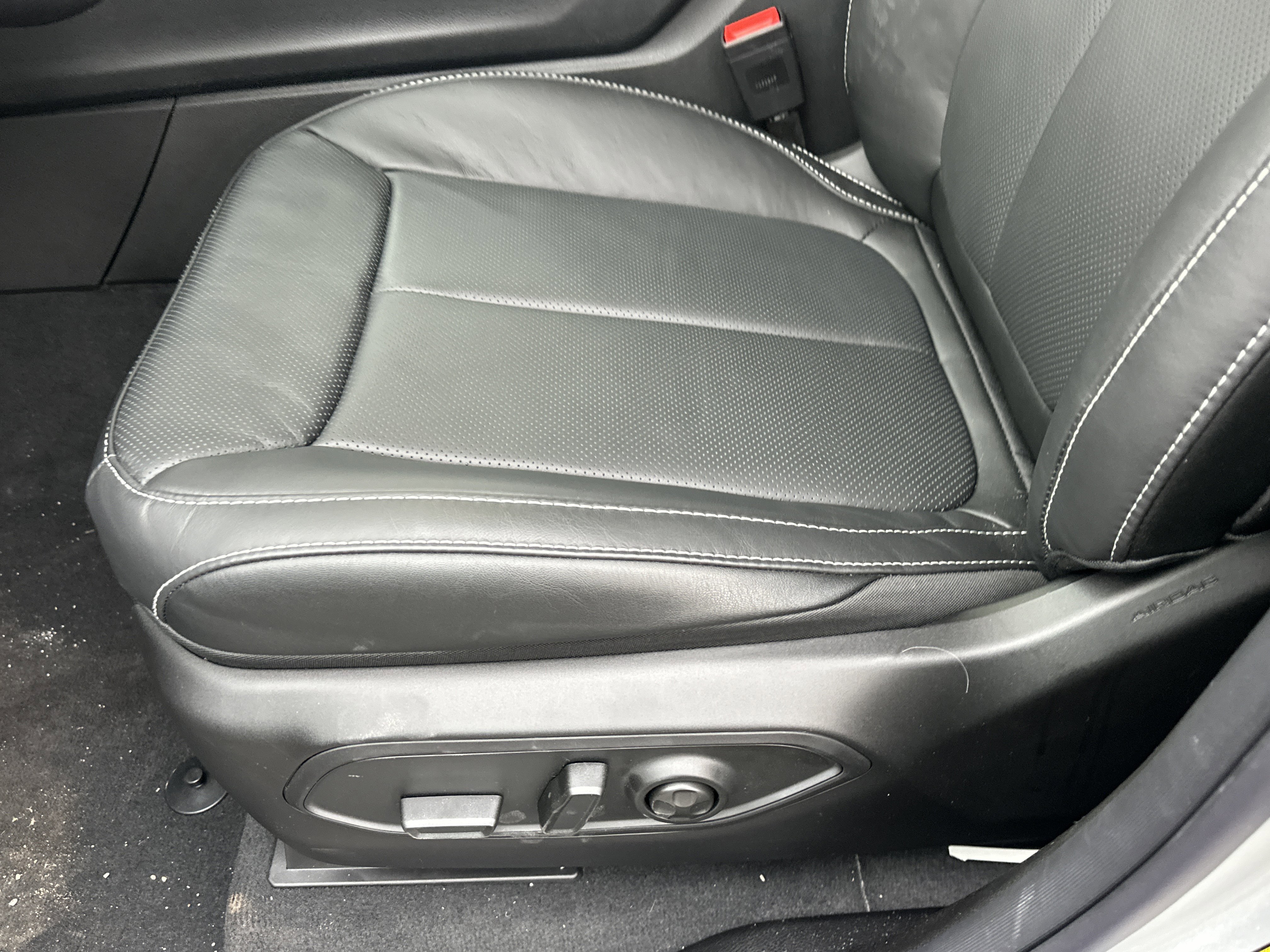 New 2026 Jeep Grand Cherokee Limited Reserve image 30