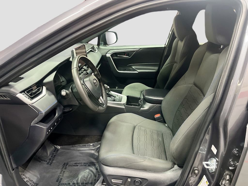 Used 2024 Toyota RAV4 SE w/ Convenience Package image 21