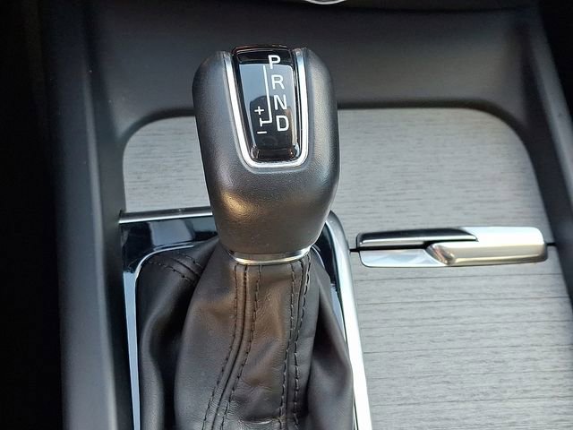 Used 2021 Volvo V60 T5 Cross Country w/ Climate Package image 16