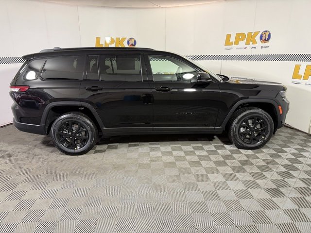 New 2025 Jeep Grand Cherokee L Altitude image 4