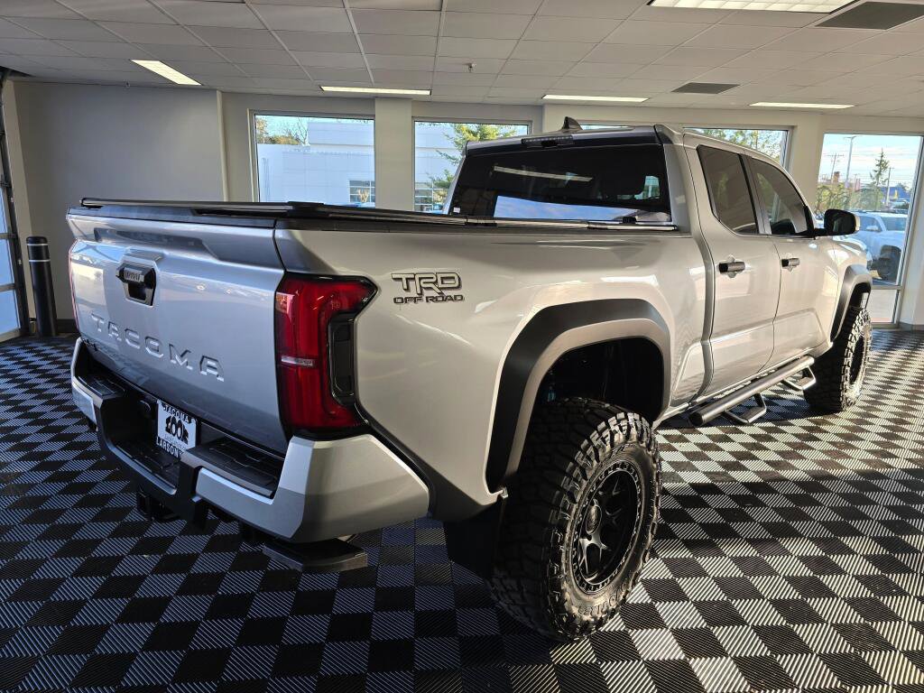 Used 2024 Toyota Tacoma TRD Off-Road image 3