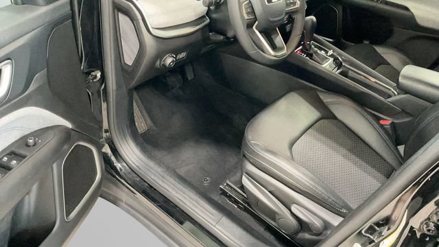 Used 2024 Jeep Compass Latitude AWD/4WD image 23