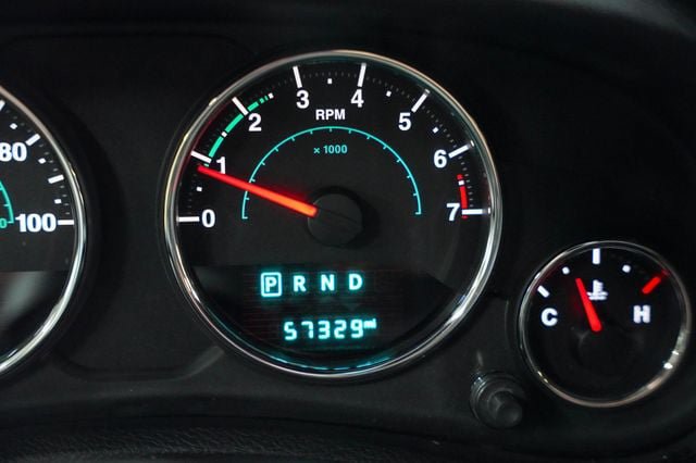 Used 2017 Jeep Wrangler Unlimited Sahara w/ Connectivity Group AWD/4WD image 6