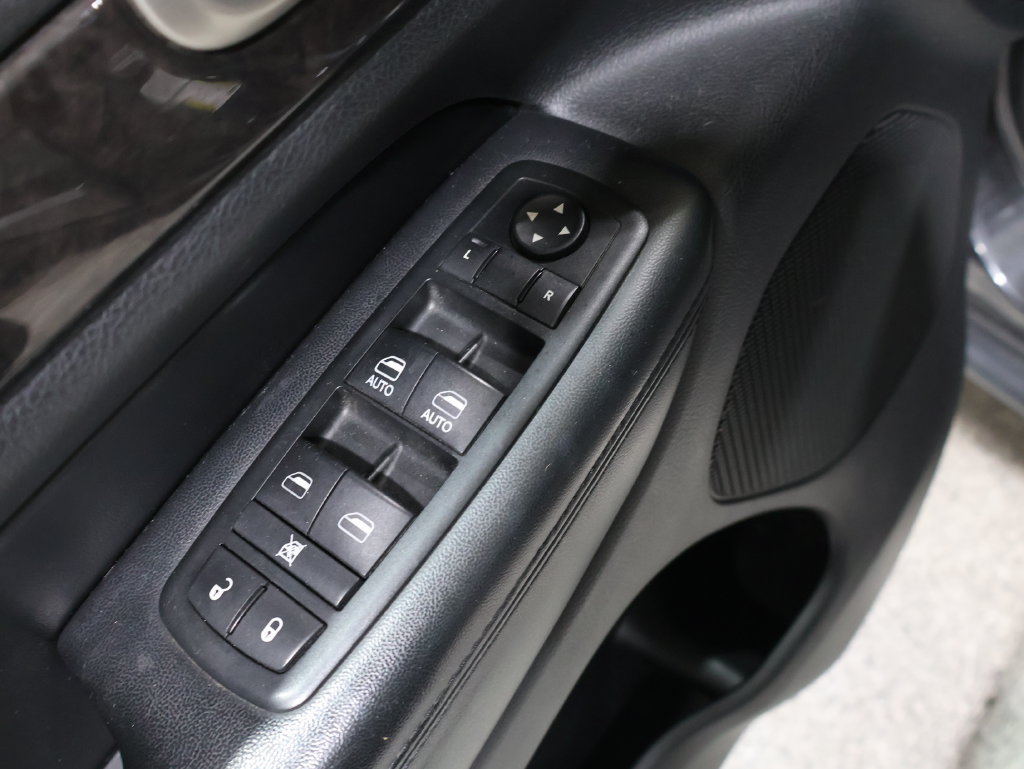 Used 2013 Jeep Grand Cherokee Laredo RWD image 13